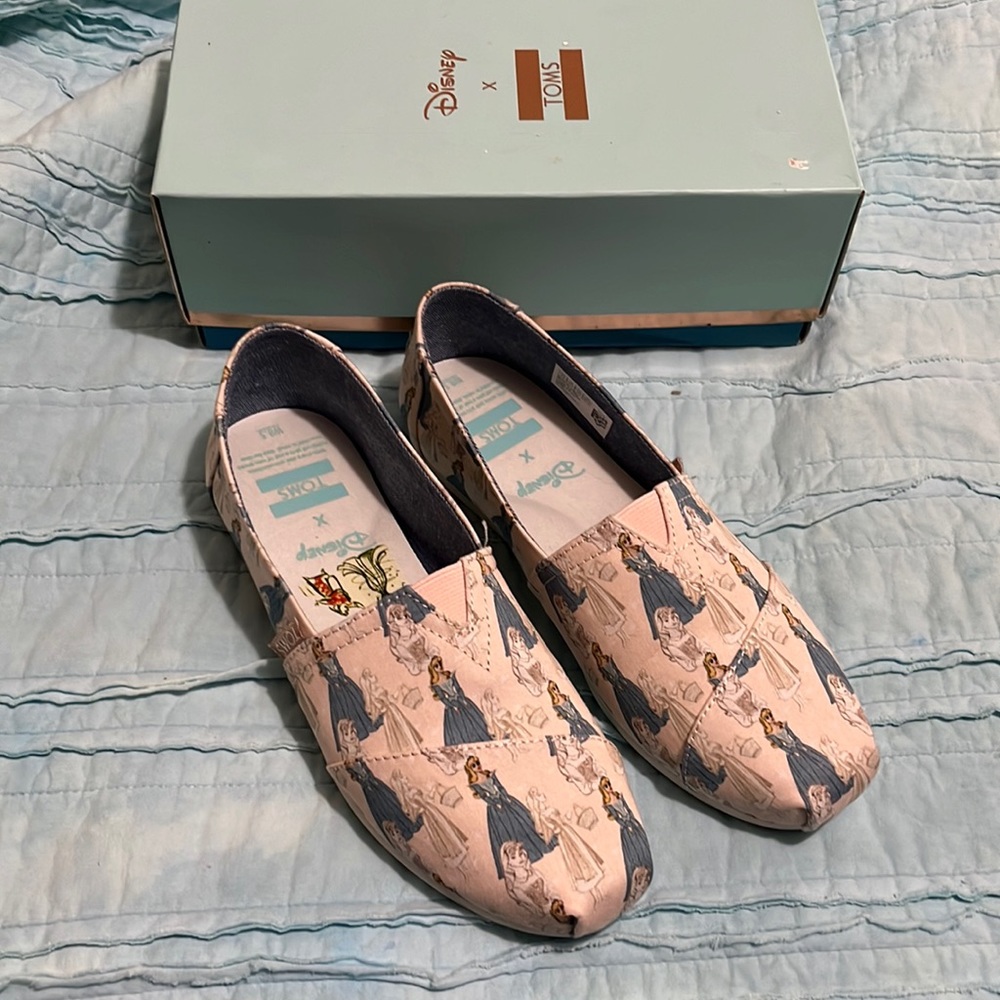 NEW Disney Sleeping Beauty Toms